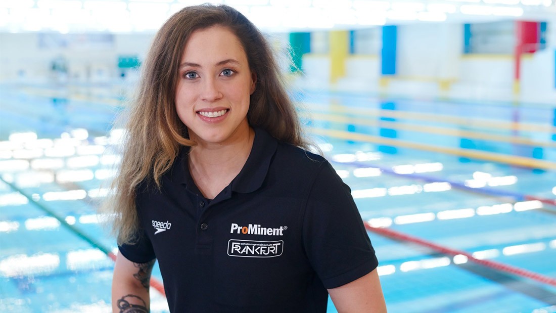 A víz az ő alapeleme – a ProMinent támogatja Sarah Köhler úszónőt